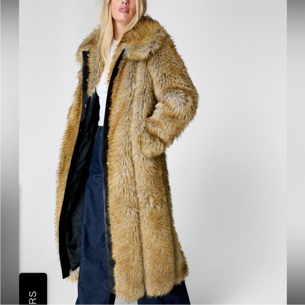contrast fur paneled coat